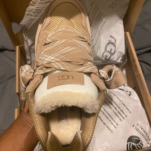 Lowmen uggs BRAND NEW Never worn